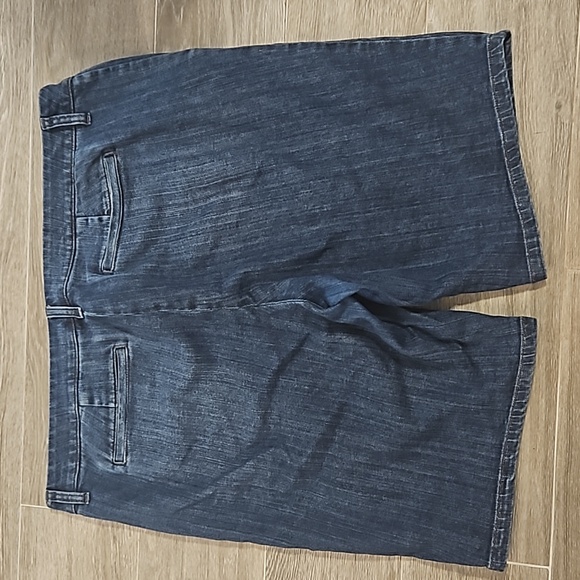 Liz Claiborne Jean Shorts - Picture 3 of 5
